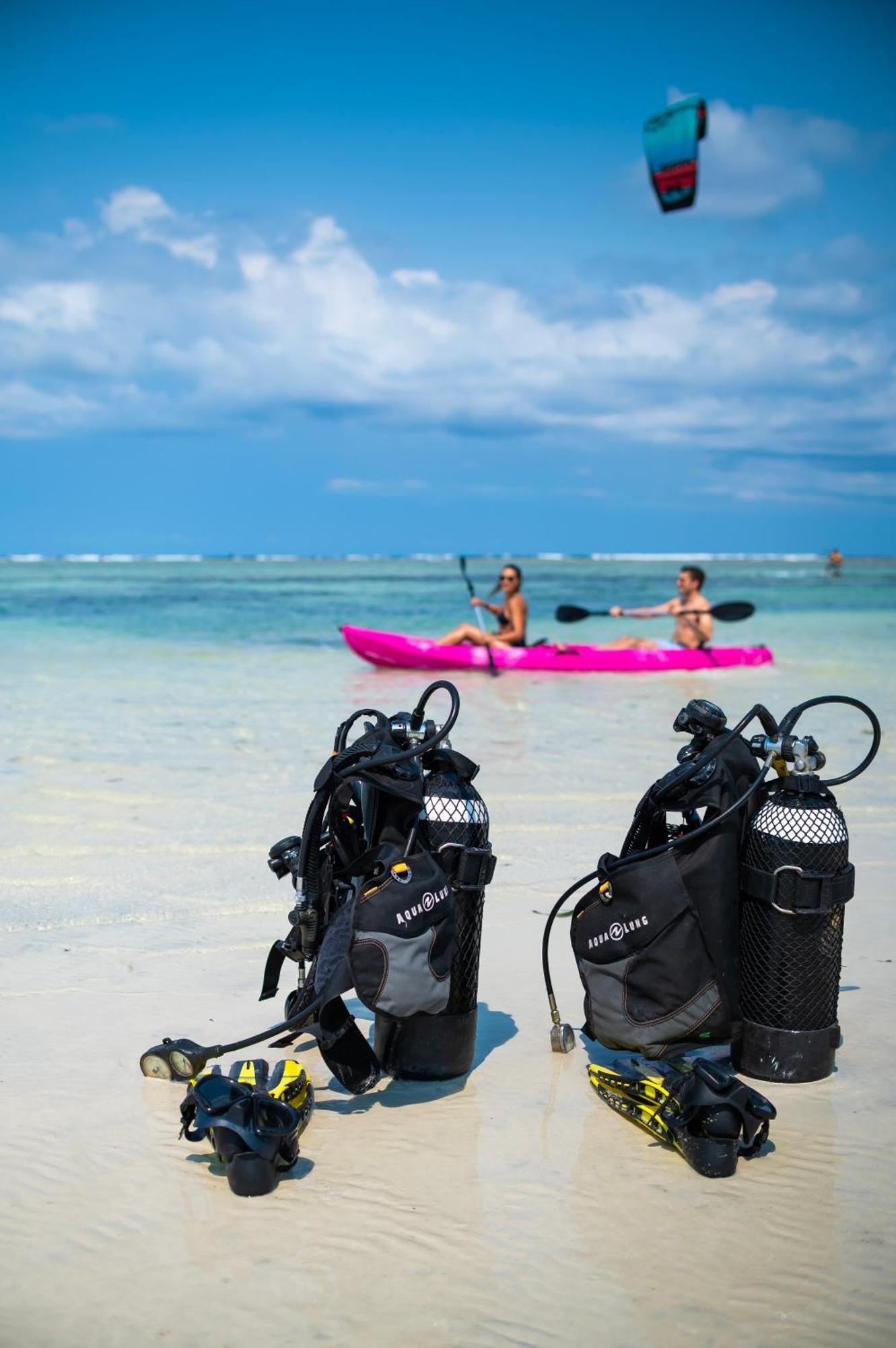 Diamonds Leisure Beach & Golf Resort Diani Beach Esterno foto Scuba diving equipment