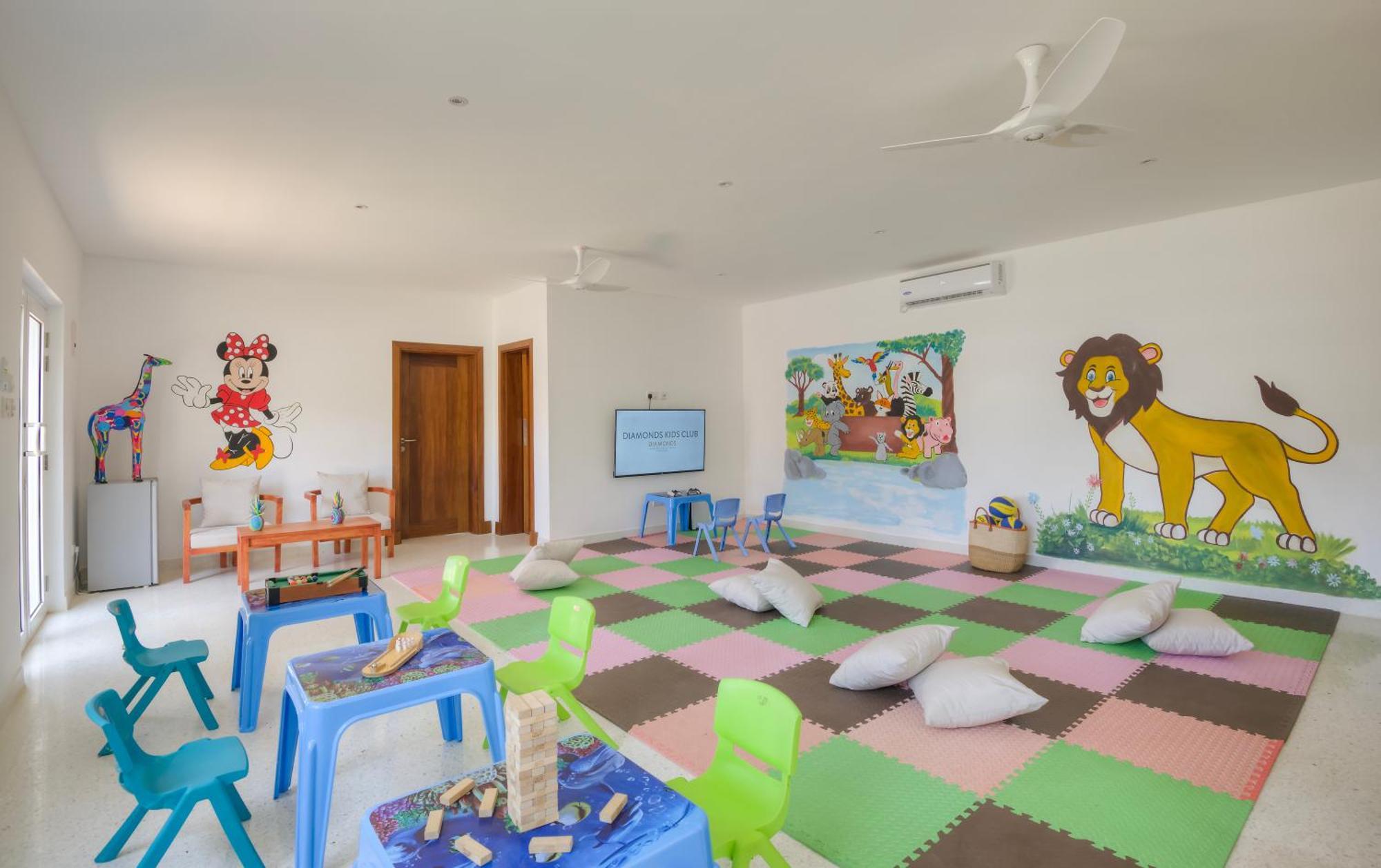 Diamonds Leisure Beach & Golf Resort Diani Beach Esterno foto Childcare centre