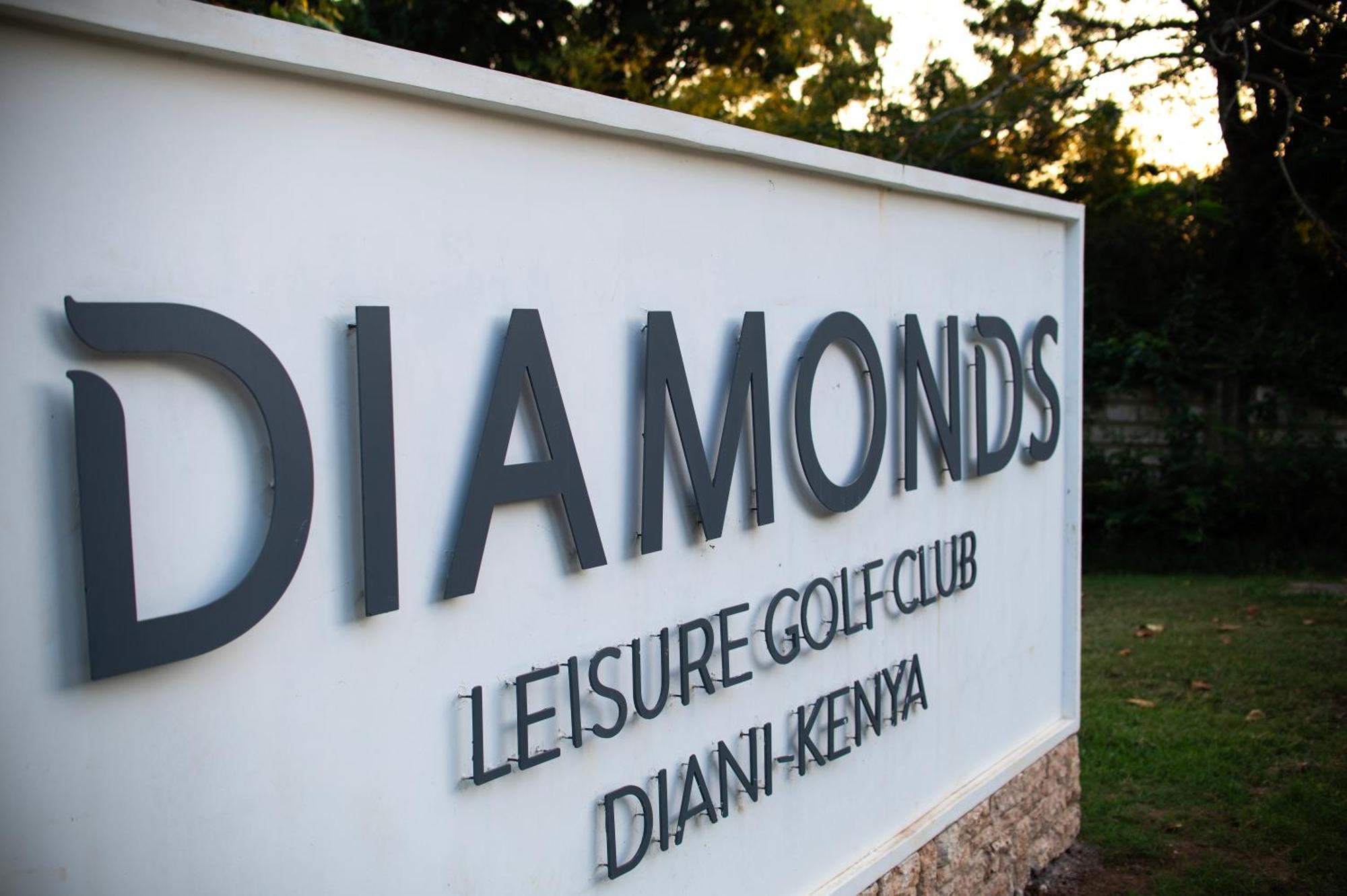 Diamonds Leisure Beach & Golf Resort Diani Beach Esterno foto Diamonds Golf Club