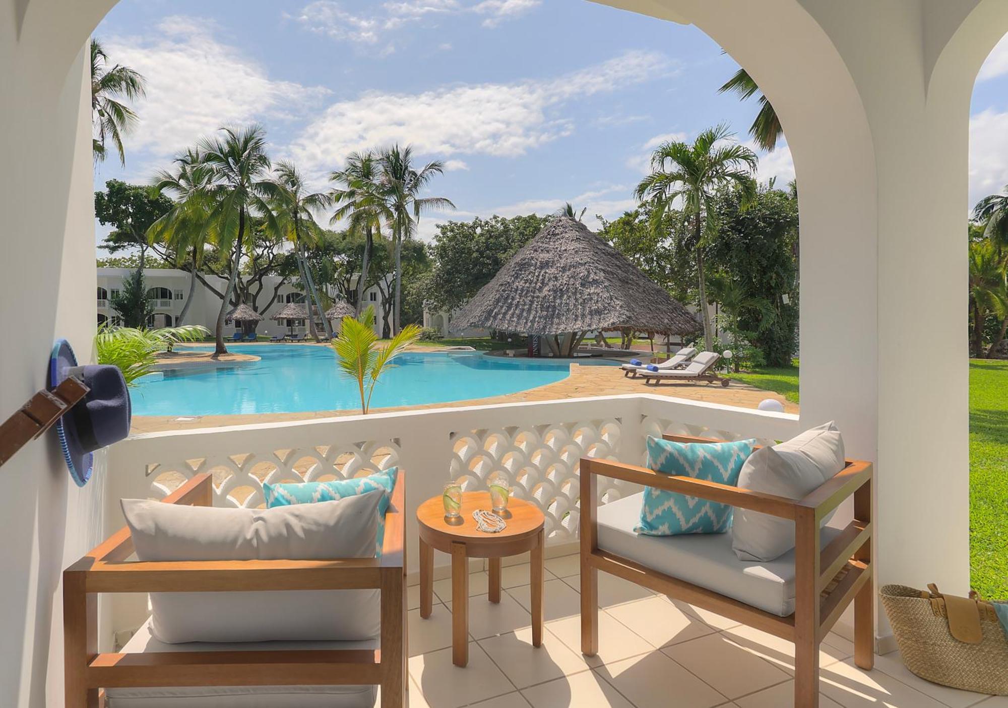 Diamonds Leisure Beach & Golf Resort Diani Beach Esterno foto The Tides Hotel