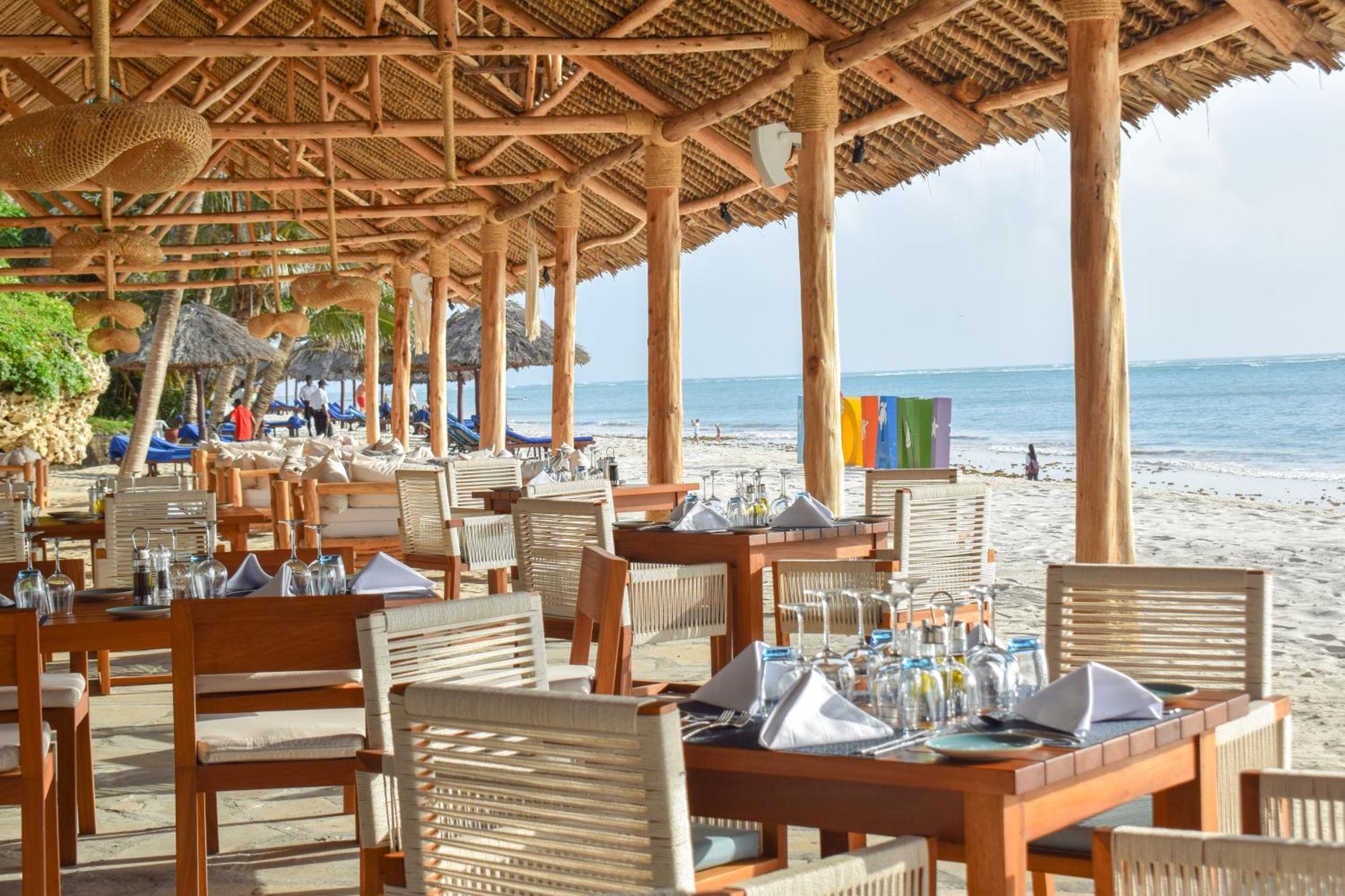 Diamonds Leisure Beach & Golf Resort Diani Beach Esterno foto